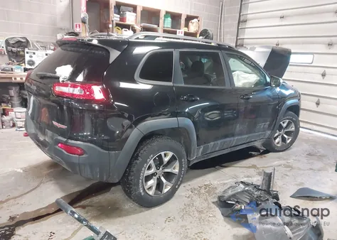 2017 Jeep Cherokee Trailhawk 4X4 from USA, damaged, VIN 1C4PJMBB2HW513082